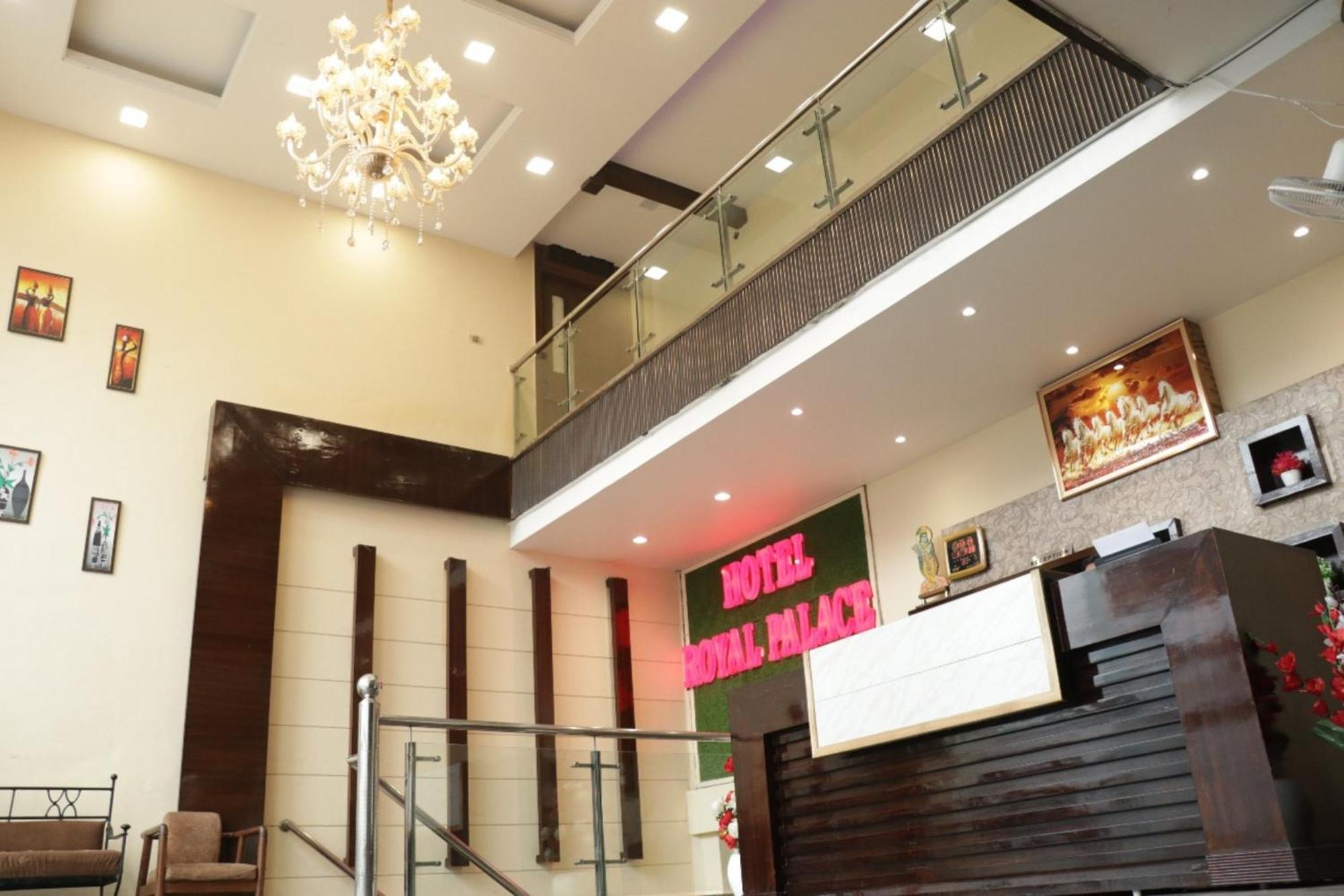 Hotel Royal Palace Jalandhar Buitenkant foto