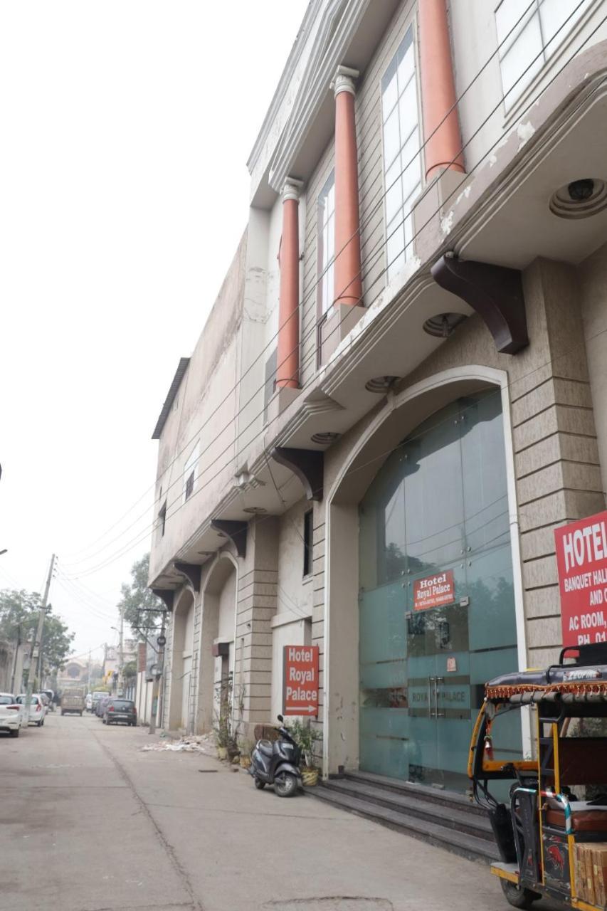 Hotel Royal Palace Jalandhar Buitenkant foto